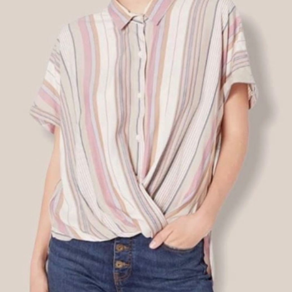 BCBGeneration Short Sleeve High Low Shirt